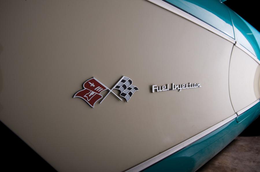  Chevrolet Corvette Fuel-Injected Roadster 1957 года  (фото 2 из 7)